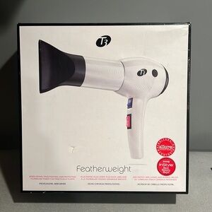 T3‎ professional hair dryer